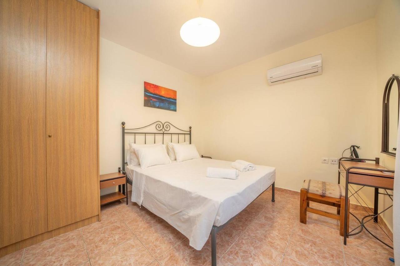 Afroditi Holiday Home - Blue Apartment Svoronata Exterior foto